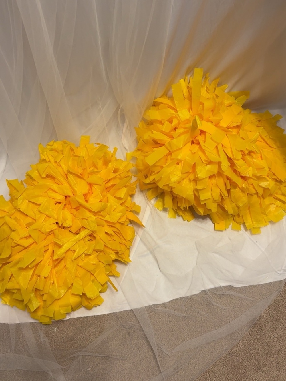 Chasse ‘ Yellow / Gold Kids Cheerleader Pom Pom Set